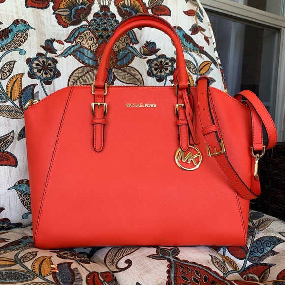 Beautiful large Ciara satchel 😍 - Picture 8 of 9